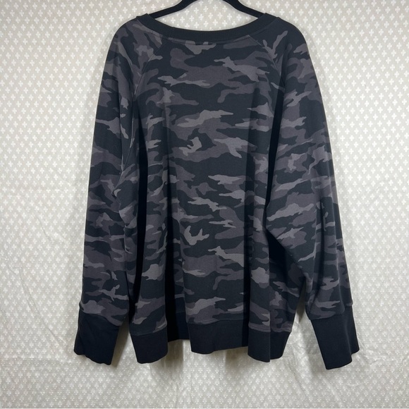 Athleta Black Camo Triumph Crew Neck Pocket Sweatshirt - Picture 6 of 6
